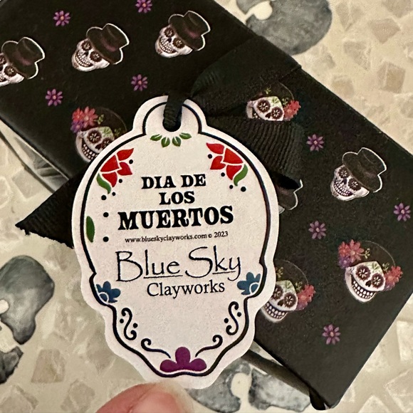 Sugar Skull•Salt/Pepper Shakers - Picture 5 of 8